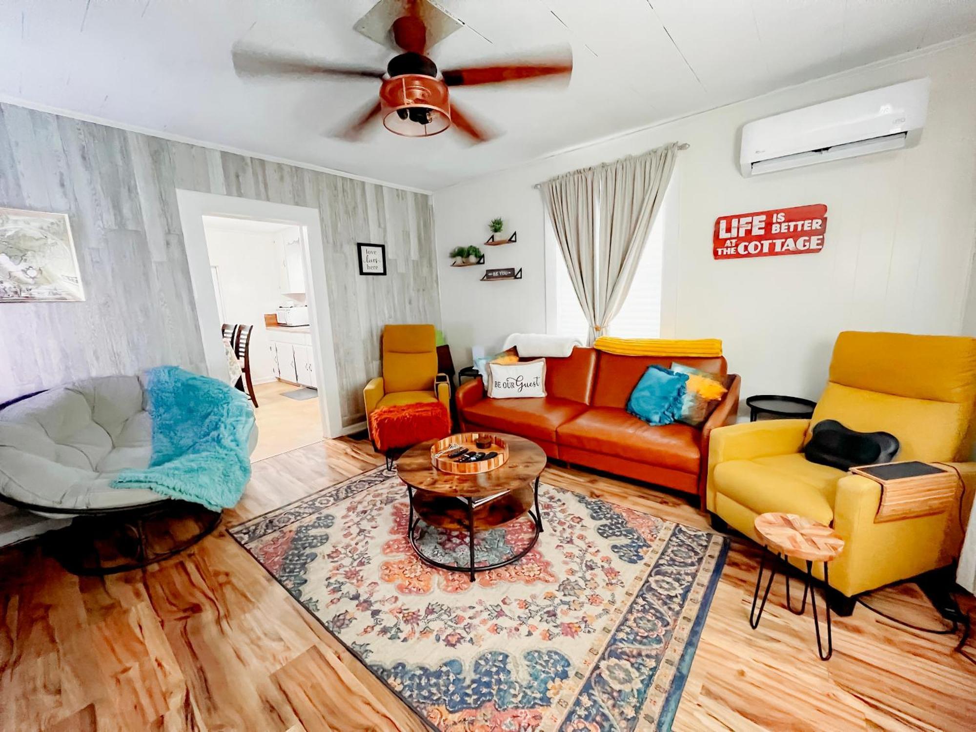 Giggling Creek Cottage - Bedjet! King Sized! Gazebo, 45 Acres, Arcades, Nintendo, More Henry Exterior foto