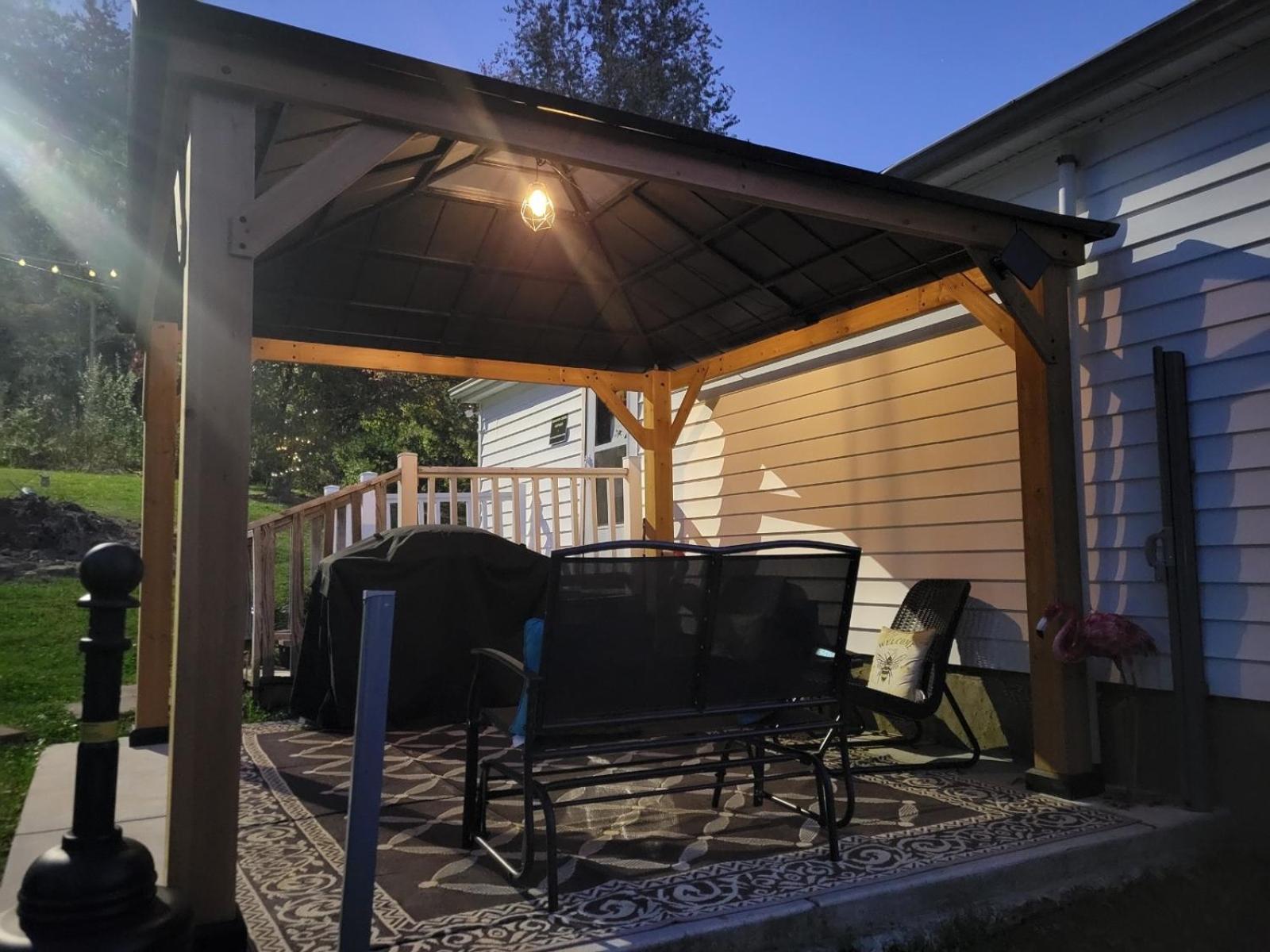 Giggling Creek Cottage - Bedjet! King Sized! Gazebo, 45 Acres, Arcades, Nintendo, More Henry Exterior foto